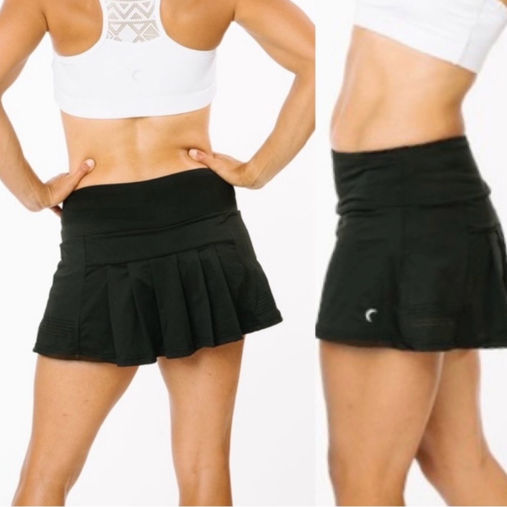 ZYIA Active Black Chill Clubhouse skirt